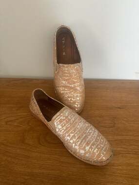 Trask Penelope Rose Gold Silver Metallic Croc Leather Loafer Espadrilles